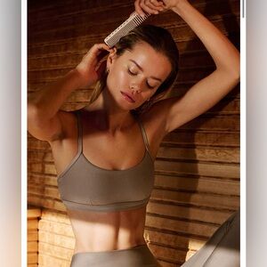 Alo Airlift Intrigue Bra - Gravel